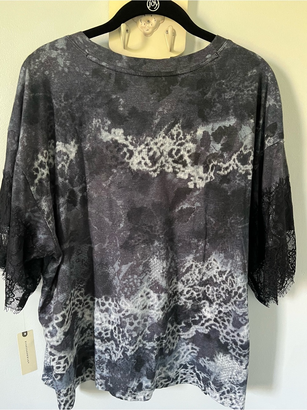 Pilcro Black & Gray Lace-Sleeve Tee ~ L - Picture 8 of 8